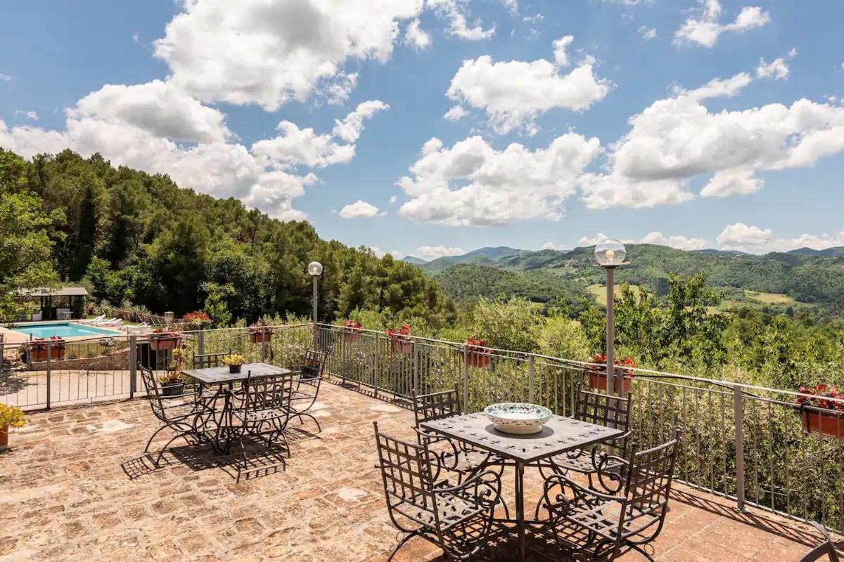 Il Castello Di Perchia Aparthotel Crocemaroggia Luaran gambar