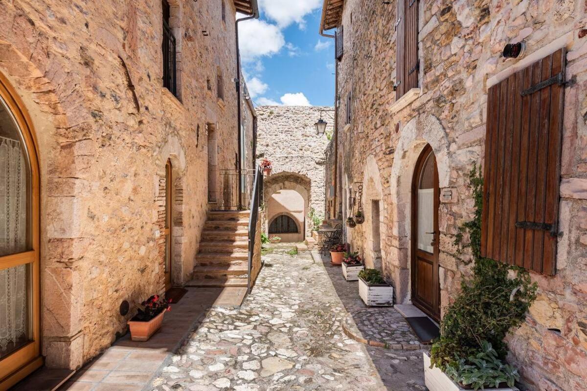 Il Castello Di Perchia Aparthotel Crocemaroggia Luaran gambar