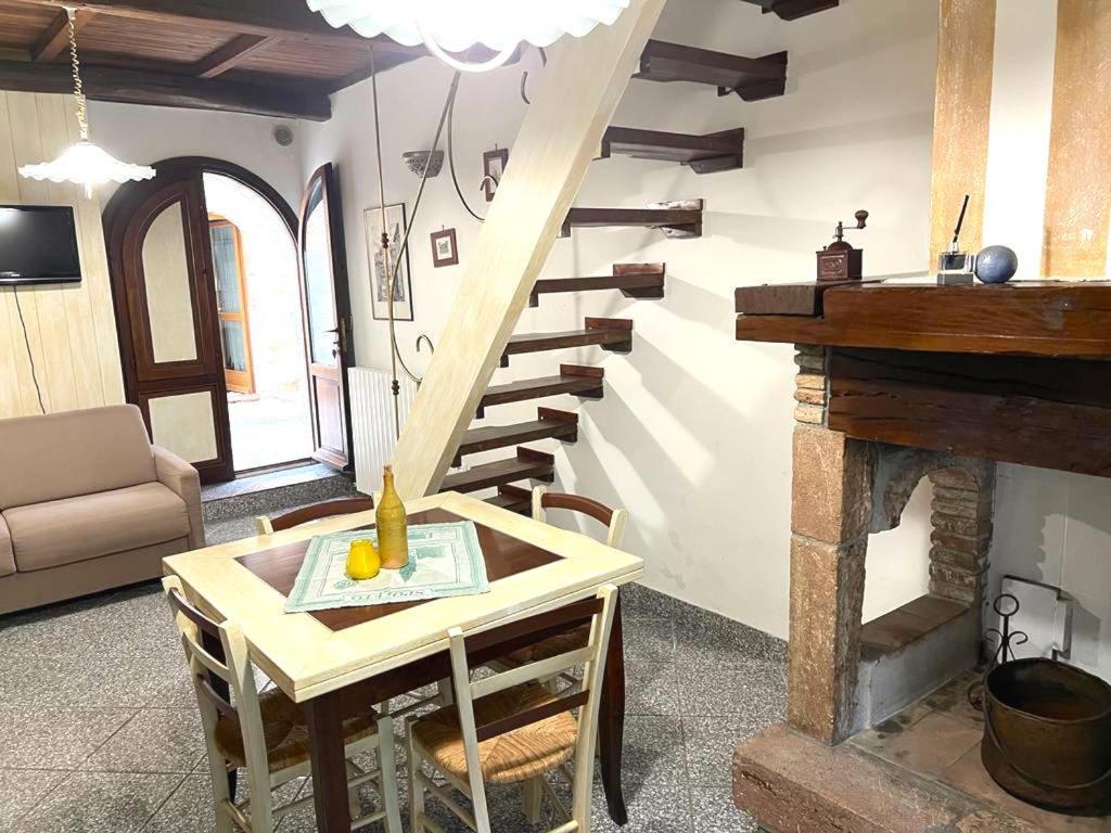 Il Castello Di Perchia Aparthotel Crocemaroggia Luaran gambar