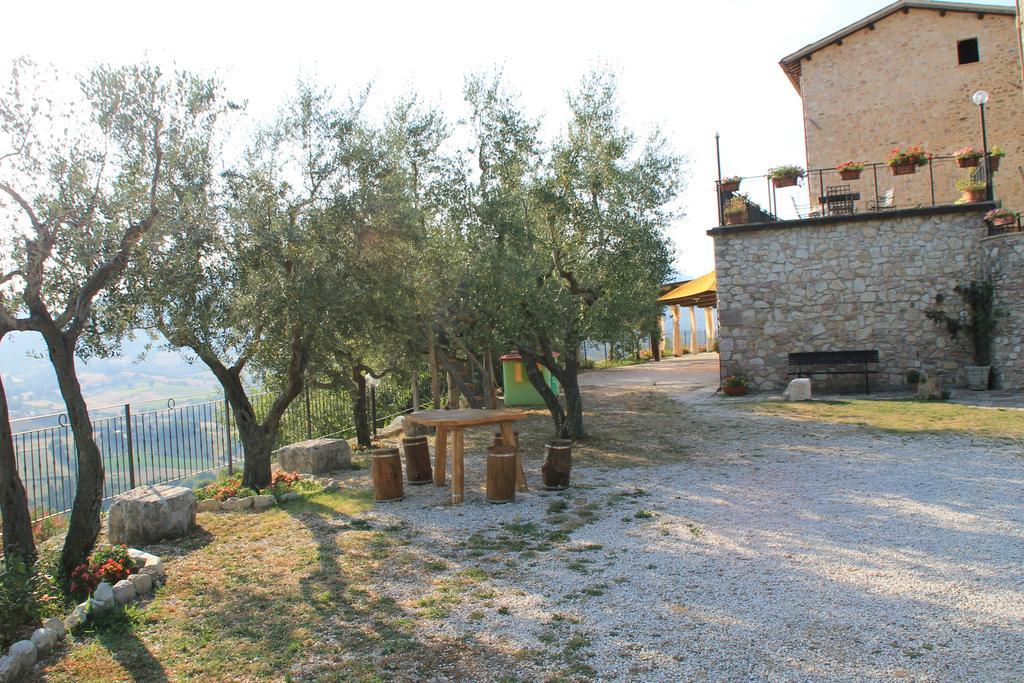 Il Castello Di Perchia Aparthotel Crocemaroggia Luaran gambar