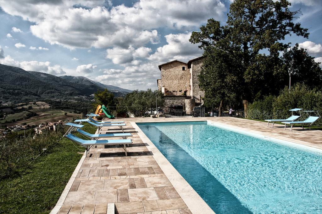 Il Castello Di Perchia Aparthotel Crocemaroggia Luaran gambar